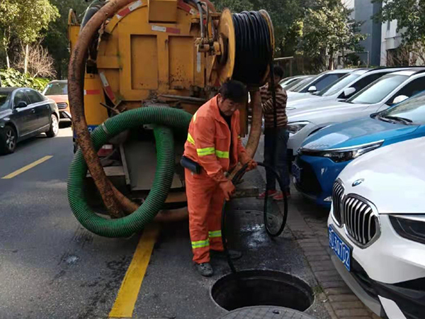 峨蔓镇排污管道清淤