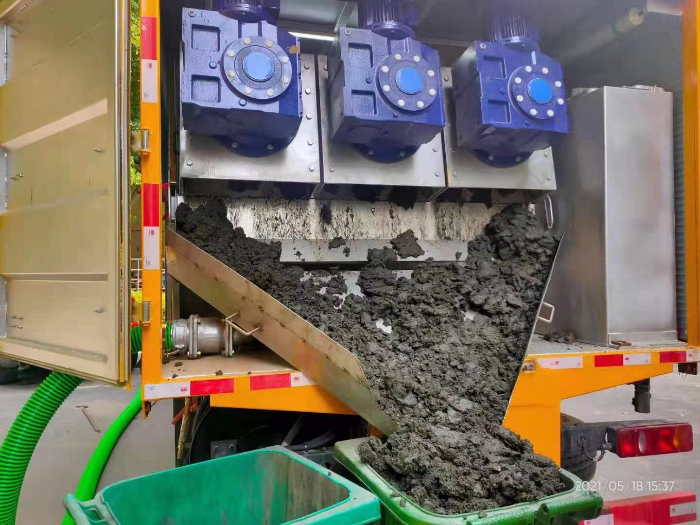 峨蔓镇化粪池清掏城市维护站-泥浆净化干湿分离处理